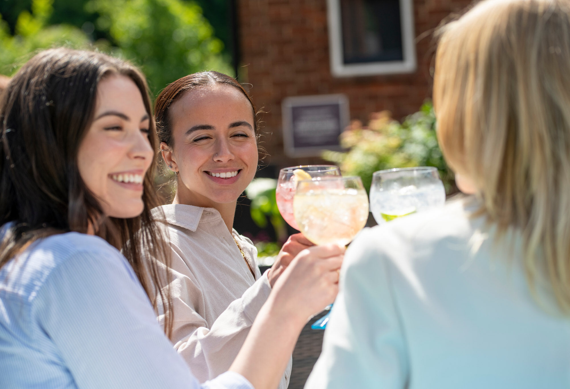 Outside Bar